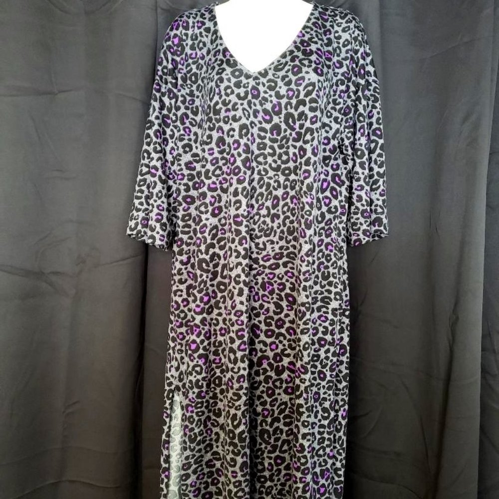 Vera Wang Leopard Nightgown with Pockets Size Medium